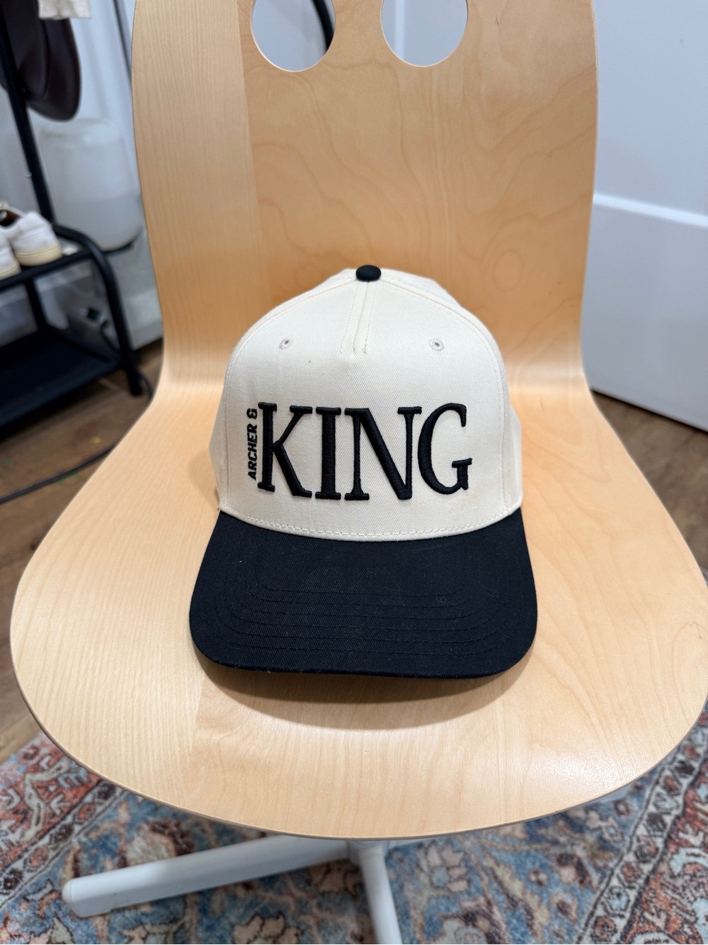 Unisex Two-Tone 'KING' Baseball Cap in Cream and Black